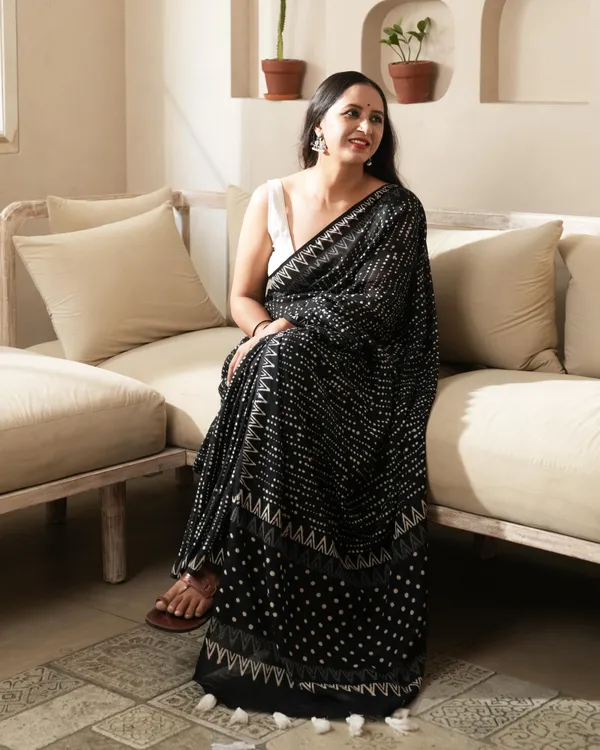 Multicolour_Cotton_Dot_Hblock_Print_Moonga_Saree_With_Tassels_For_Women